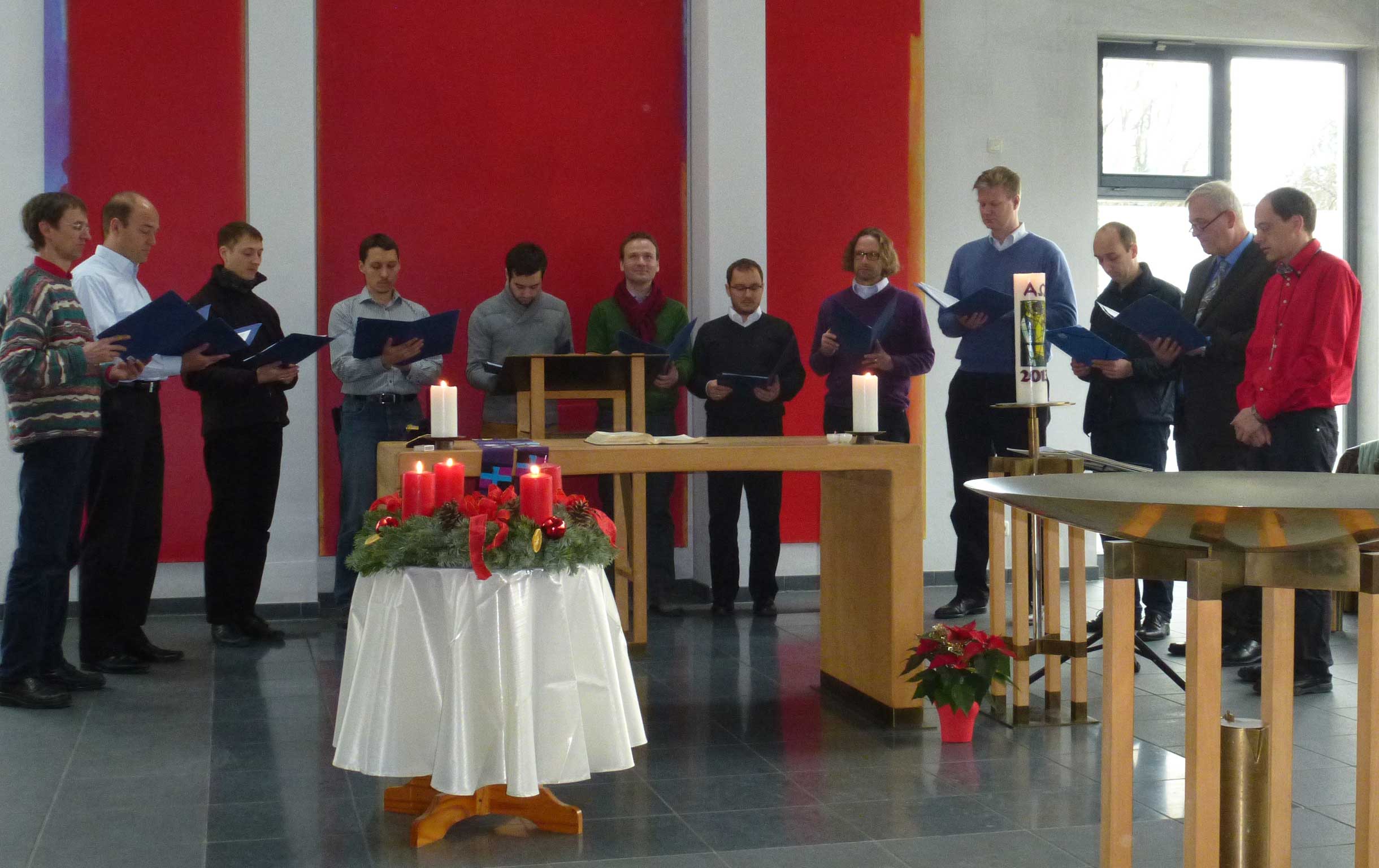 Foto vom Kammerchor in der Dietrich-Bonhoeffer-Kirche im Dezember 2013