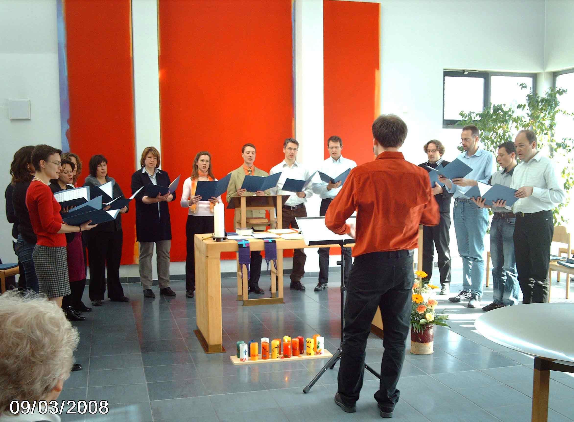 Foto vom Chor Canticolino in der Dietrich-Bonhoeffer-Kirche im M&auml;rz 2008